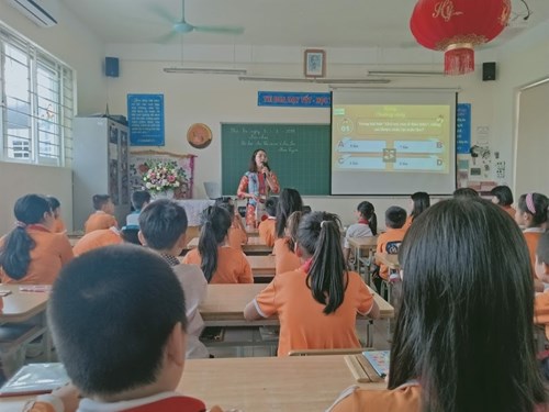 Hội giảng mừng Đảng, mừng Xuân 2019 của thầy và trò trường THĐT Việt Hưng
